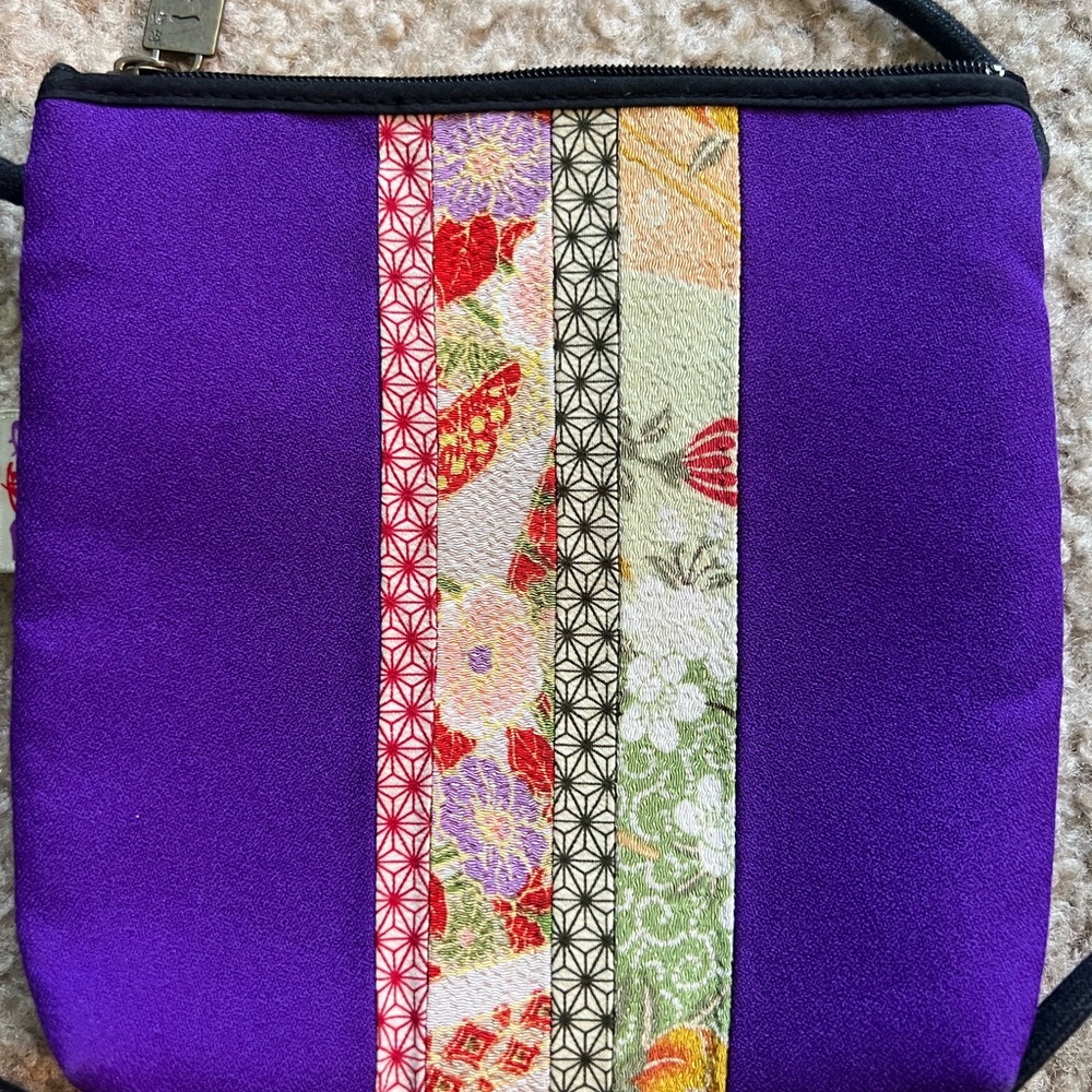Kyoto Ichifuya Japanese Silk Kimono Crossbody Bag - Picture 2 of 6